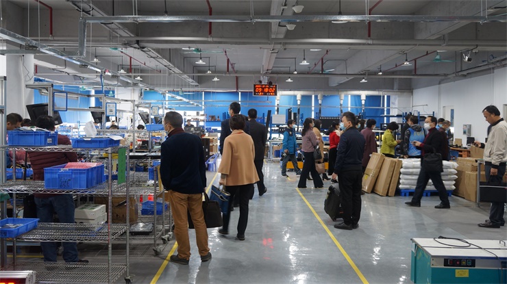 視察團參觀訊鵬工廠 視察團參觀訊鵬工廠